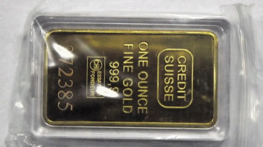 Zlato je trenutno težko kupiti, saj ga vsi kupujejo.