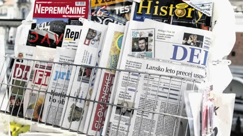 Jan&scaron;eva vlada je v pismu  Svetu Evrope zapisala, da ima večina medijev v Sloveniji svoje korenine v komunističnem režimu in da so bili odgovorni uredniki  &scaron;e konec 90. let nekdanji člani Udbe.