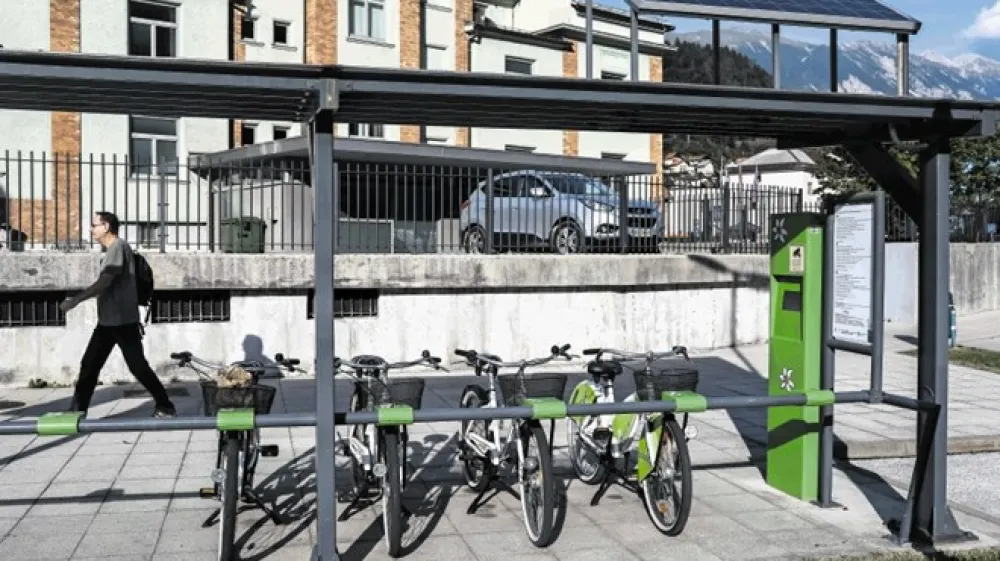 Za Jeseničane iti po opravkih ali v službo s kolesom  ni v navadi, tudi zato ne, kar v občini nimajo ustrezno urejene kolesarske infrastrukture.