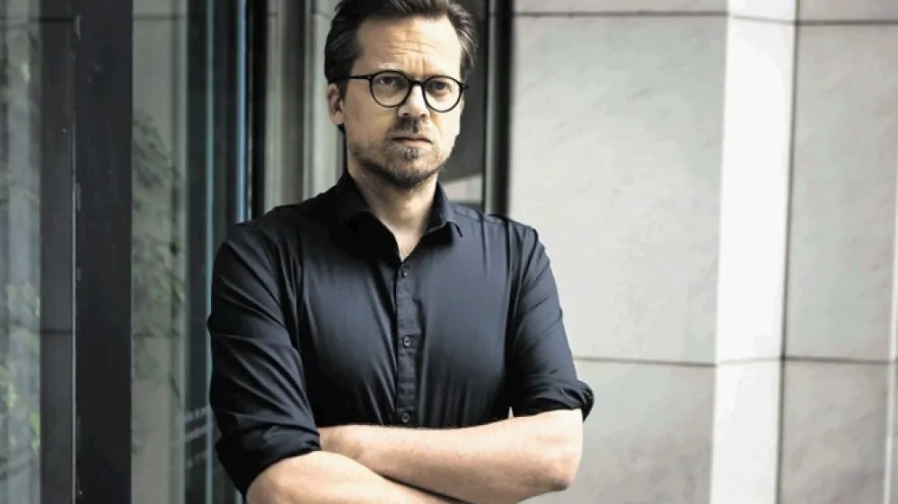 Sa&scaron;o Vollmaier, pianist in skladatelj: Poleg emocionalnega stanja, navdiha, interpretacije je zame igranje klavirja tudi fizična dejavnost, kajti zanima me surovost tega elegantnega stroja, v katerega zagrizem s celim telesom.&nbsp;