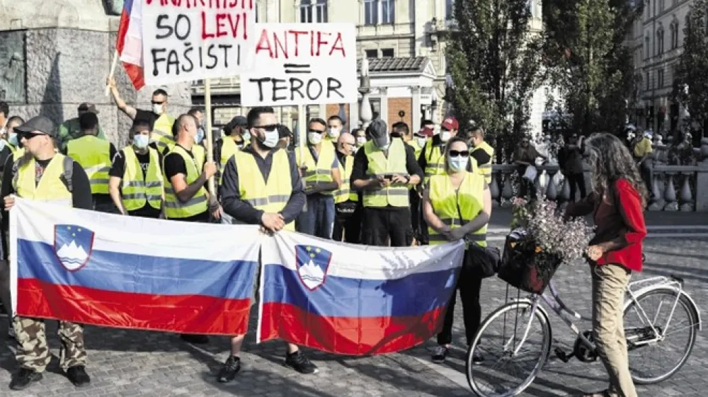 Slovensko gibanje rumeni jopiči, ki se po formi zgleduje po francoskih protestnikih, vsebinsko pa ga nekateri povezujejo s skrajno desnico, za danes zvečer v Ljubljani  napoveduje  protiprotest s parolo Skupaj ustavimo rdeči teror.