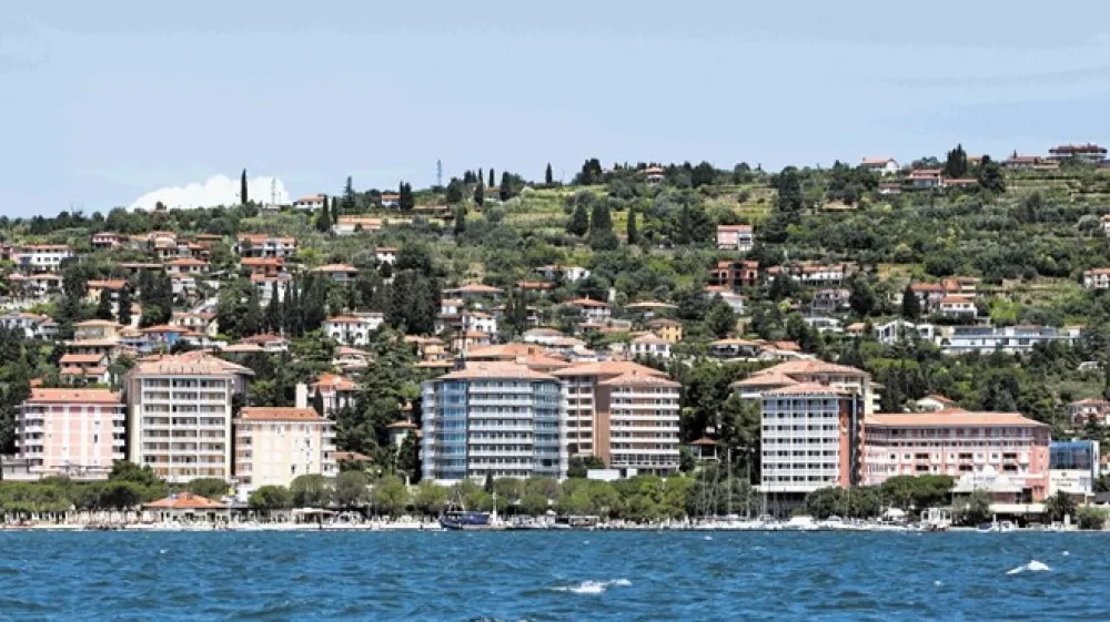 Če državi ne bo uspelo kupiti Yorkovega deleža v Savi, bi to pomenilo, da bo ideja Zdravka Počival&scaron;ka o povezovanju državnih turističnih družb pod eno streho spodletela oziroma da bo turistični holding v najbolj&scaron;em primeru  nastal brez Save.