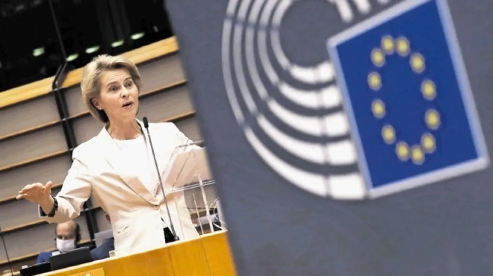 Pri predsednici evropske komisije Ursuli von der Leyen bodo pogovori ob &scaron;tevilnih evropskih temah nanesli tudi na nedavno Jan&scaron;evo ponudbo za poravnavo zaradi zaseženega računalnika Banke Slovenije, na katerem so bili tudi podatki ECB.