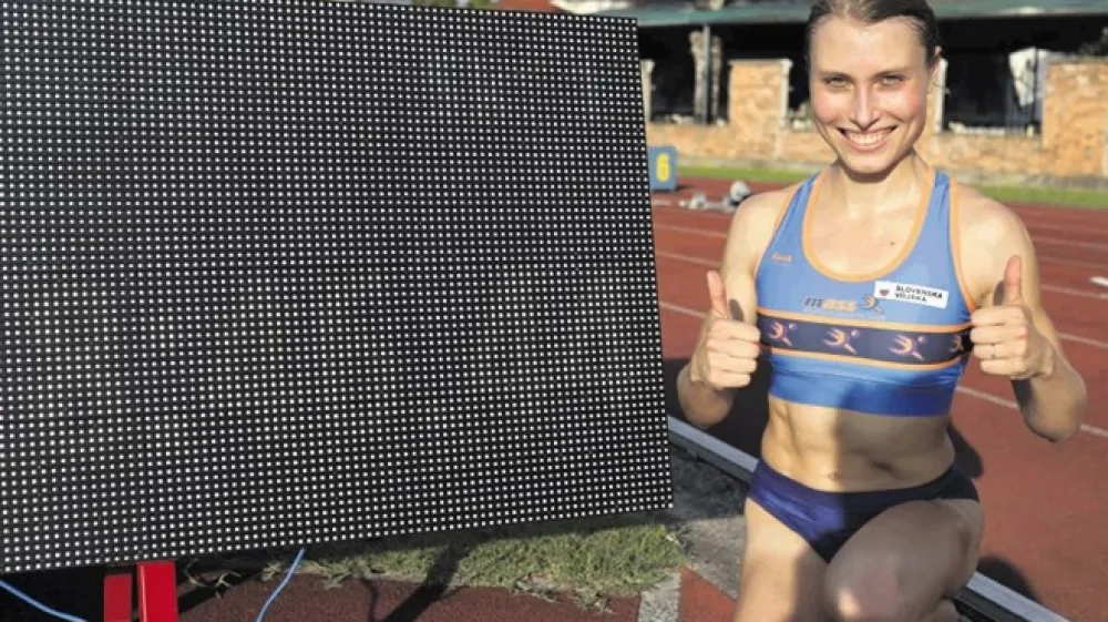 Maru&scaron;a Mi&scaron;ma&scaron; Zrim&scaron;ek je dosegla državni rekord  v teku na 3000 metrov s časom 8:46,44.