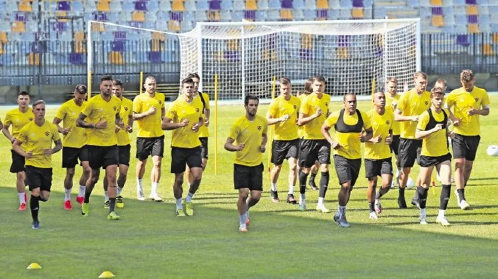 Na treningih nogometašev Maribora je trenutno kar 31 igralcev.