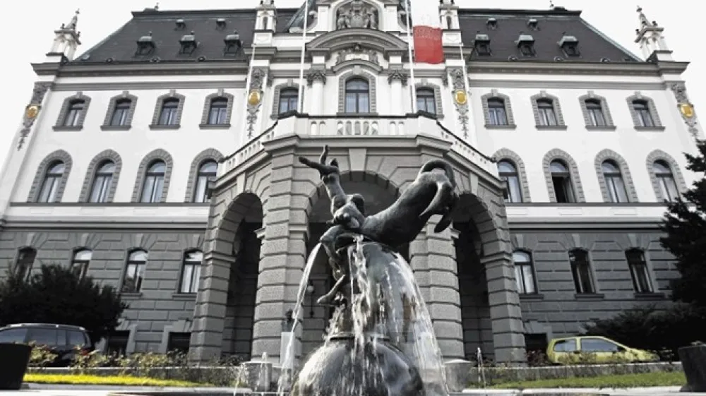 S pridružitvijo Nacionalnega in&scaron;tituta za biologijo Univerzi v Ljubljani (na fotografiji) bo razpoka, ki deli raziskovalne in&scaron;titute in univerze, nekoliko manj&scaron;a.