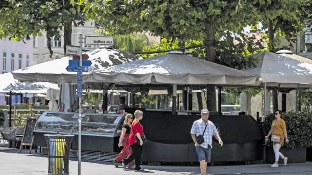 Družba Sedam 99 bo najemnik lokala na Pre&scaron;ernovem trgu &scaron;e vsaj &scaron;tiri leta. Na občini jo so namreč izbrali za najem lokala v obdobju od 1. avgusta 2020 do 31. julija 2024.