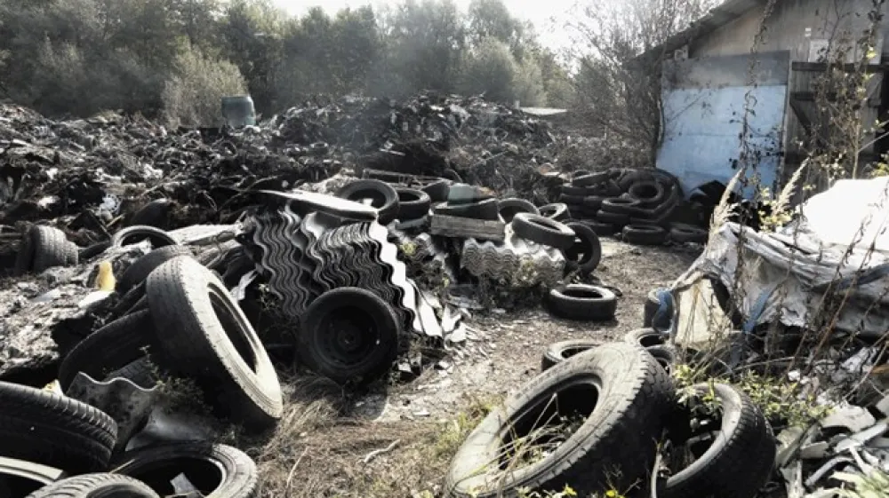 Izvr&scaron;ilni postopki, ki bi pripeljali do sanacije deponije ob Cesti dveh cesarjev, se vlečejo že nekaj let.