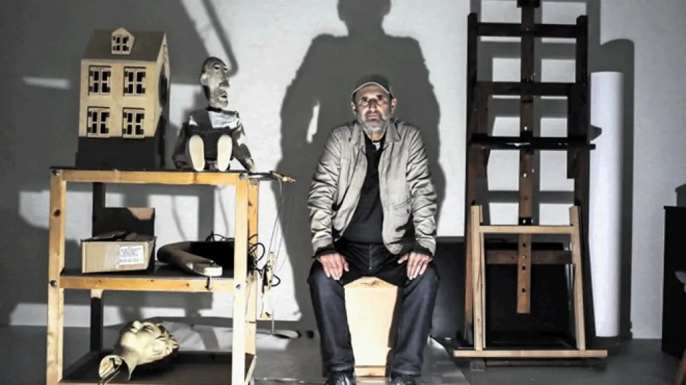 Sam najprej ugledam sliko nekega prizora, &scaron;ele ob podobi me začne zanimati tudi z njo povezana tema, pojasnjuje Silvan Omerzu.