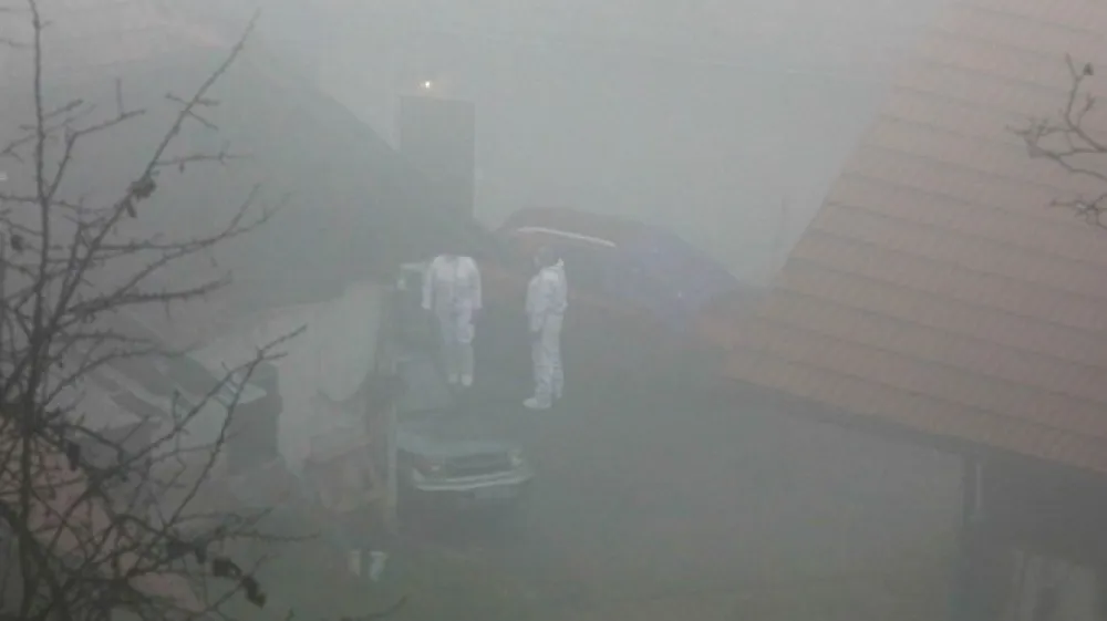 Hi&scaron;a, v kateri naj bi 22-letnik ubil mamo, očeta in sestro.