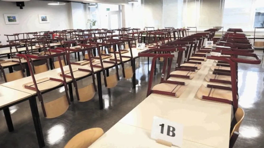 &Scaron;olanje na daljavo ima povsod po svetu podobne učinke; v Sloveniji naj bi več podatkov pridobili v nekaj mesecih. Načrtovati je treba &raquo;postkovidno&laquo; strategijo.