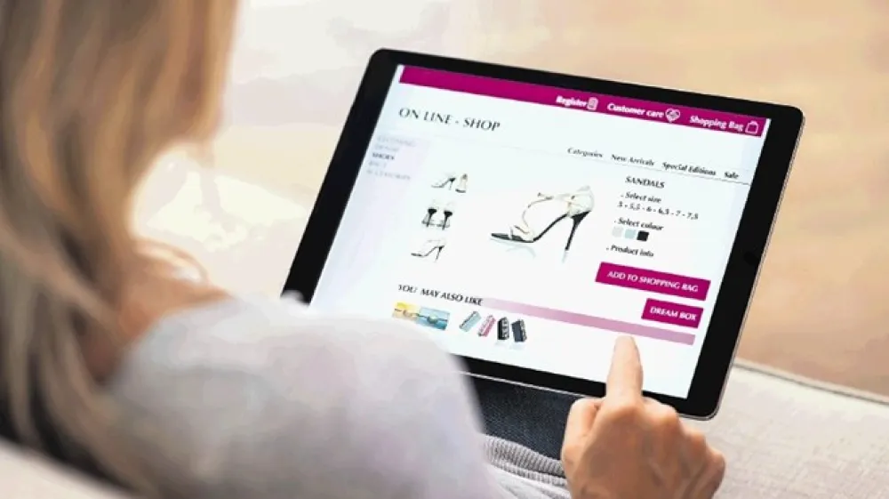 V času epidemije smo ljudje spremenili  nakupovalne navade, saj se je močno  povečala spletna prodaja.