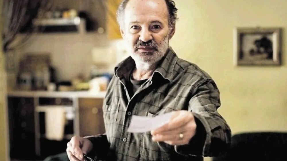 Mustafa Nadarević je med drugim zaigral tudi v filmu Piran &ndash; Pirano v režiji Gorana Vojnovića.