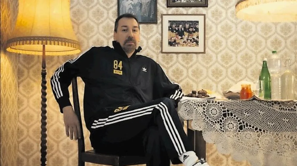 Pa&scaron;ko Tomić, nekoč igralec  pri  Jugoplastiki, je zvezda novih Adidasovih &scaron;portnih copat.