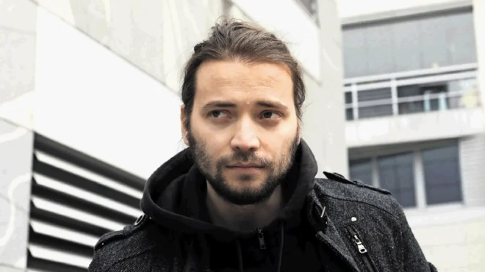 Dr. Primož Trdan, muzikolog: Za improvizatorje so poslu&scaron;alci ključni, komunikacija ni enosmerna kot pri klasičnem koncertu, kjer se neka partitura pač prebere in izvede, glasbo pa poslu&scaron;amo v ti&scaron;ini in na koncu obvezno ploskamo.