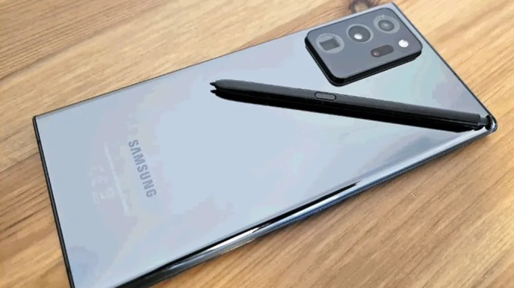 Galaxy note se je zadnja leta od preostale Samsungove ponudbe razlikoval predvsem po pisalu s pen.