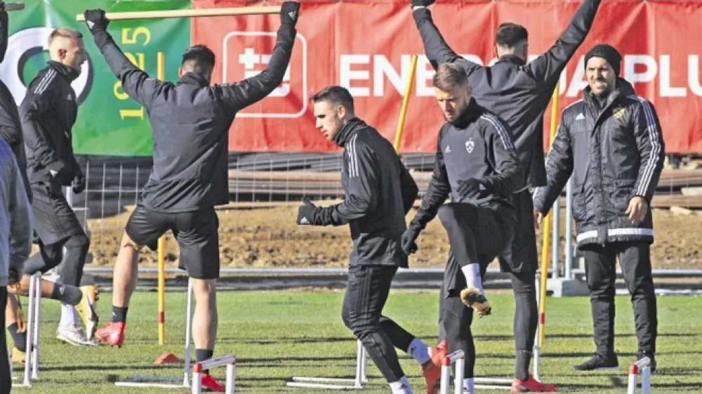 Nogometaši Maribora so včeraj opravili prvi trening v Ljudskem vrtu, osrednji del bo že deseto leto zapored v Turčiji.