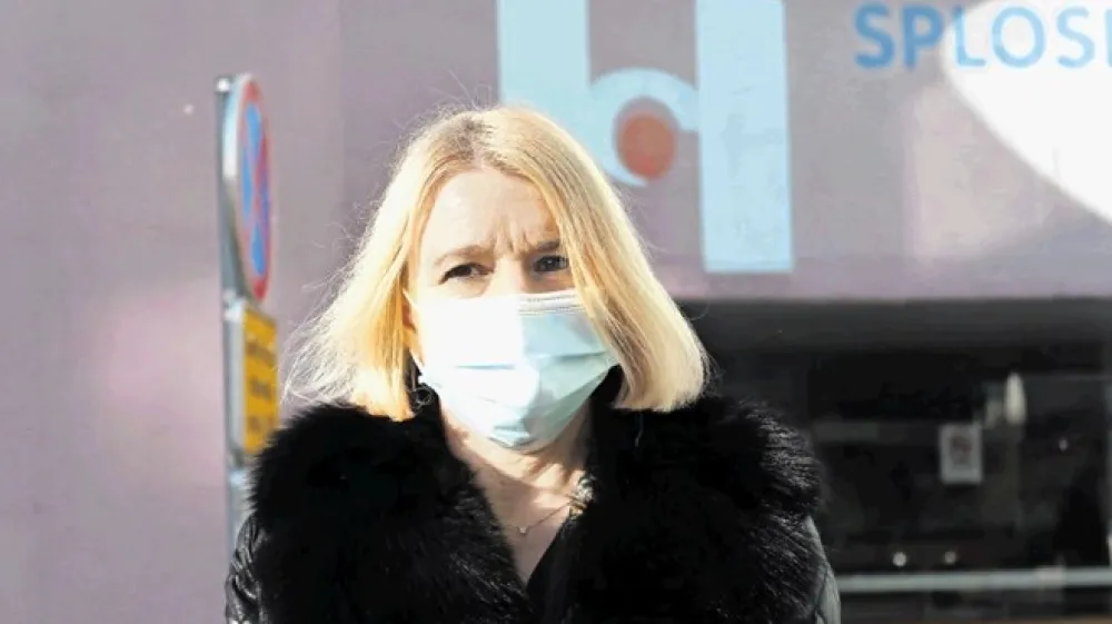 Strokovna direktorica novogori&scaron;ke splo&scaron;ne bolni&scaron;nice Dunja Savnik Winkler upa, da jim je uspelo zamejiti vdor okužb v bolni&scaron;nično belo cono.