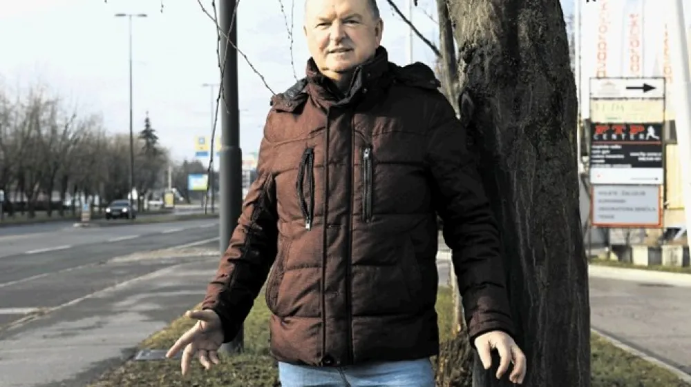 Daniel Rampre: &raquo;Poroke ločujem na moderne in,  s spo&scaron;tovanjem do kmetov, kmečke. Na porokah sta vedno dve struji, ženinova in nevestina, in igral sem tudi že, ko so se stepli.&laquo;