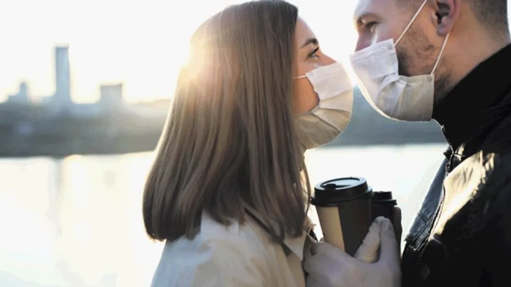 Nekateri čas pandemije vidijo kot prelomnico ali preizku&scaron;njo,  drugi kot realno sliko stanja med ljudmi.