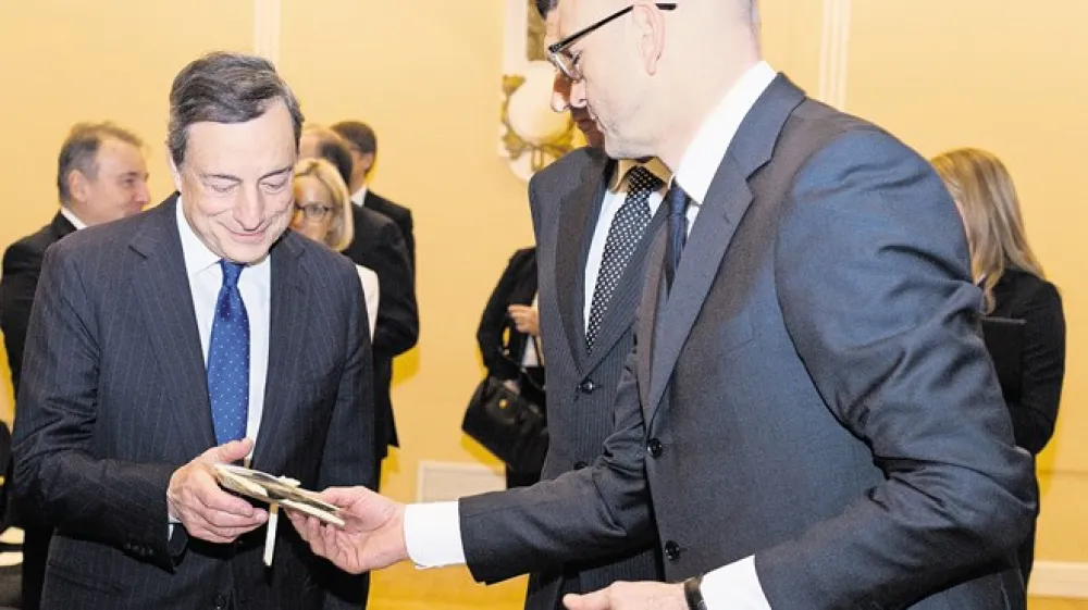 Mario Draghi in dr. Bo&scaron;tjan Jazbec Foto: Matjaž Ru&scaron;t