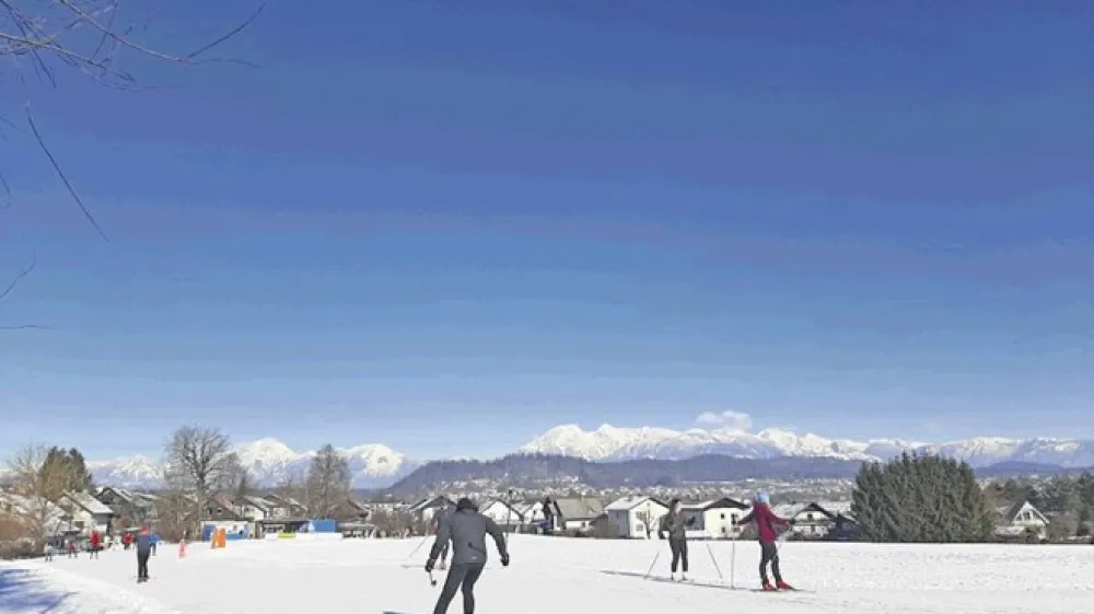 Na eno najučinkovitej&scaron;ih in zdravih zimskih aktivnosti prisegajo tako mladi kot starej&scaron;i.