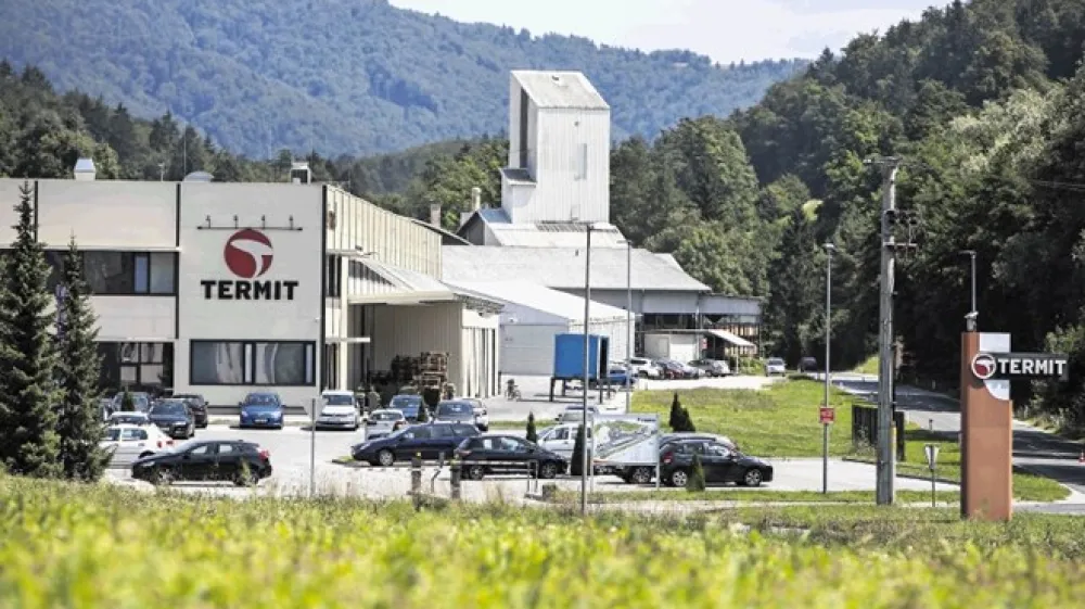 Največji prevzemnik pepela in žlindre iz termoelektrarne-toplarne v Mostah  je Termit iz Moravč.