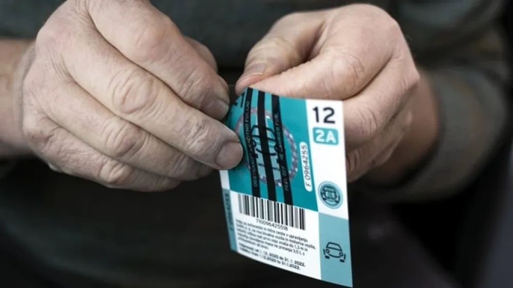 Uporabniki bodo s 1. decembrom že imeli možnost nakupa e-vinjete, so sporočili iz Darsa.