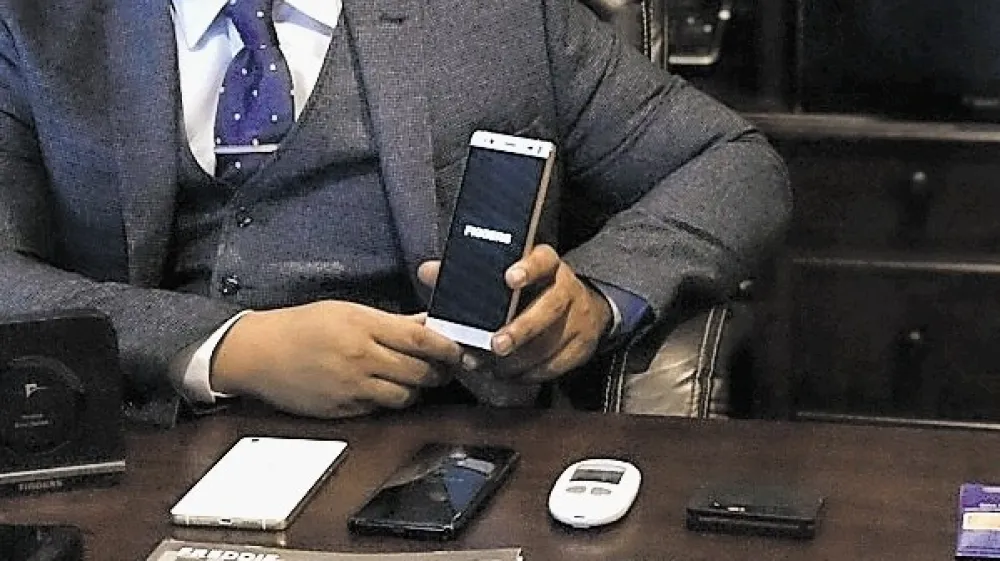 Čudežni deček brez &scaron;ol &ndash; računalničar in teleoperater Freddie Figgers.