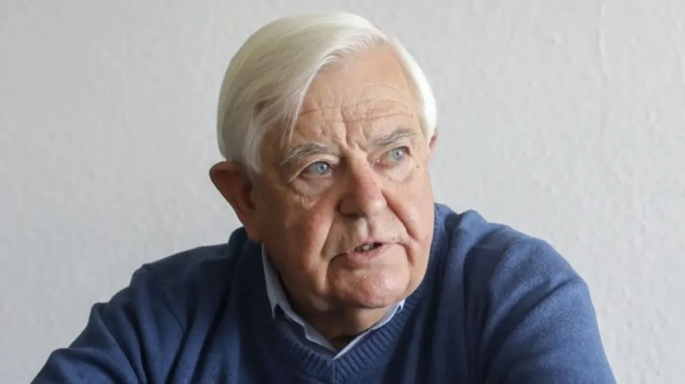 Milan Kučan, prvi predsednik republike Slovenije od osamosvojitve 25. junija 1991 do 1. decembra 2002.