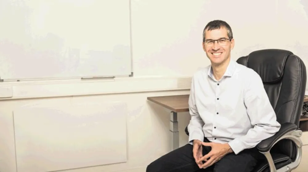 &raquo;Medtem ko je pri &scaron;portniku običajno, da za vrhunske rezultate potrebuje kondicijskega trenerja, fizioterapevta, tudi &scaron;portnega psihologa, ki mu pomaga postaviti trdne psiholo&scaron;ke temelje, je za menedžerja tak&scaron;na podpora manj pričakovana,&laquo; opaža Vičič.