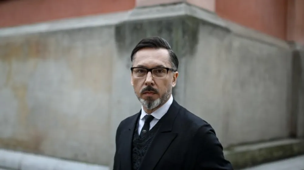 V okviru slovenskega predsedovanja Svetu EU se bo v Bruslju predstavil tudi slovenski kostumograf Alan Hranitelj.