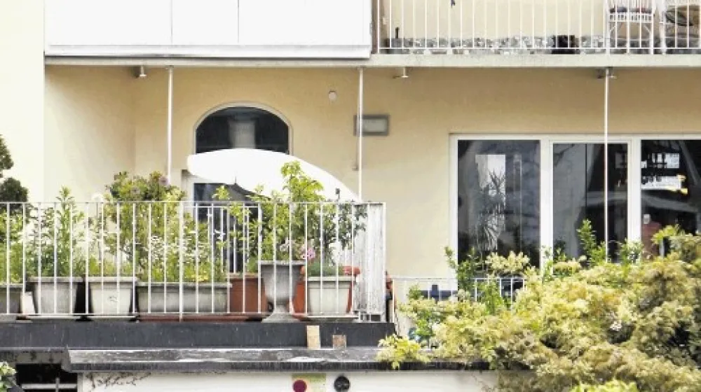 Najemniki stanovanj za prijavo stalnega prebivali&scaron;ča ne potrebujejo soglasja lastnika stanovanja, če pa po izselitvi prebivali&scaron;ča uradno ne odjavijo, beseda lastnika nič ne velja.