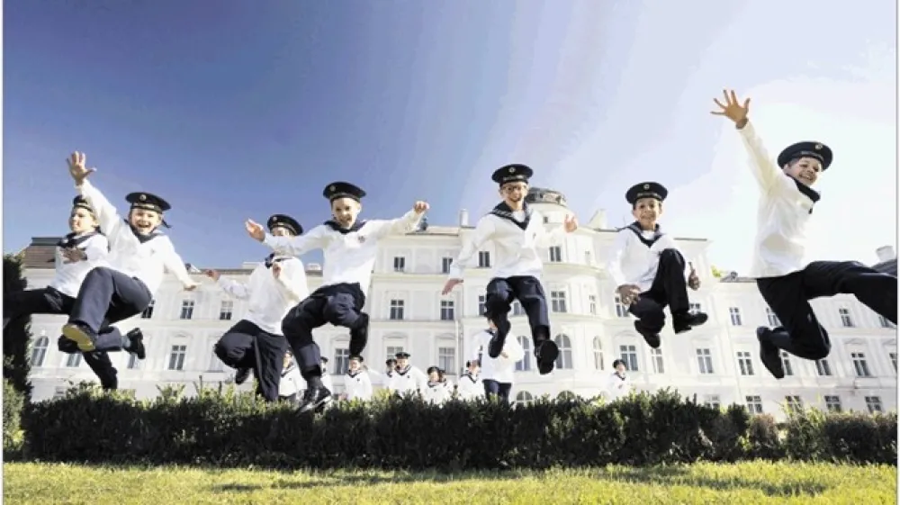 Zbor dunajskih dečkov bo na 69. Ljubljana Festivalu nastopil nocoj ob 21. uri na Kongresnem trgu v Ljubljani.