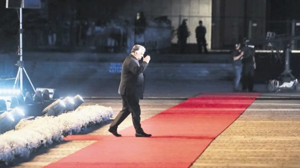 Madžarska vlada  je že pred desetletjem začela izvajati politiko povezovanja nacionalnega telesa, pri čemer je v ospredju izvajanja te agende gospodarski razvoj.