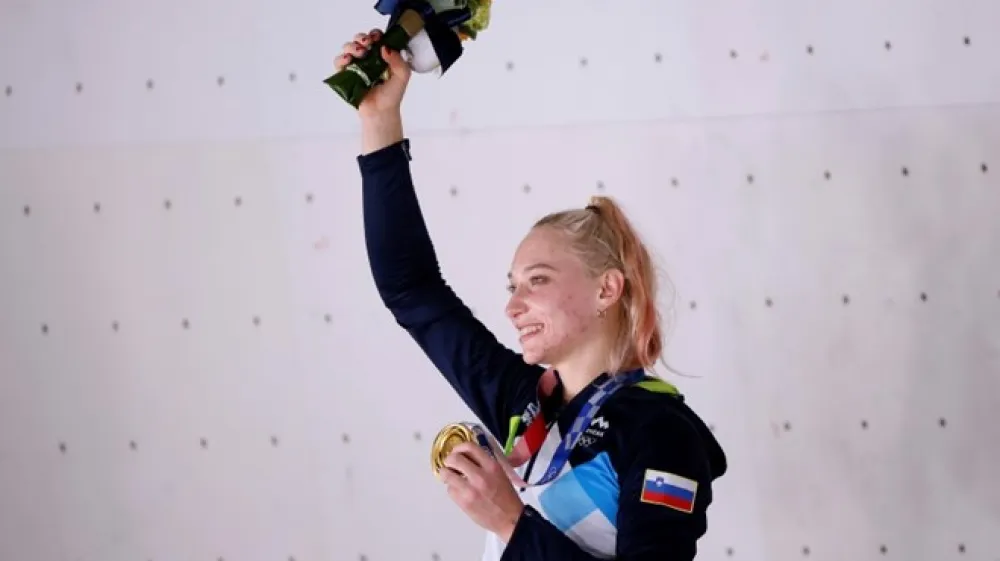 Dvaindvajsetletnica je včeraj osvojila zlato medaljo v &scaron;portnem plezanju.