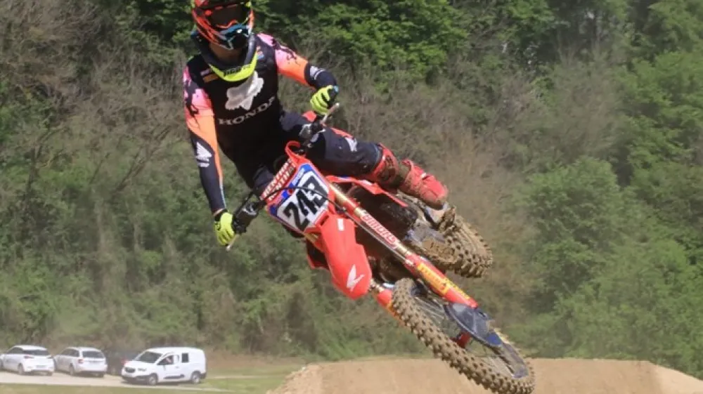 Skupno je tako slavil Gajser s 44 točkami, z eno manj sta bila na drugem in tretjem mestu Prado in Herlings.