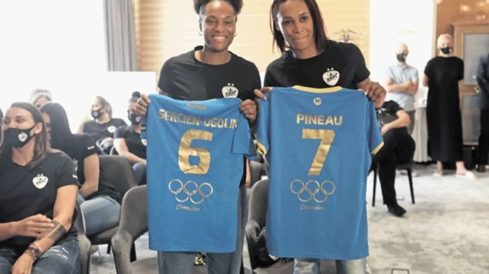 Ocean Sercien-Ugolin in Alisson Pineau  sta se v Tokiu veselili naslova olimpijskih prvakinj.