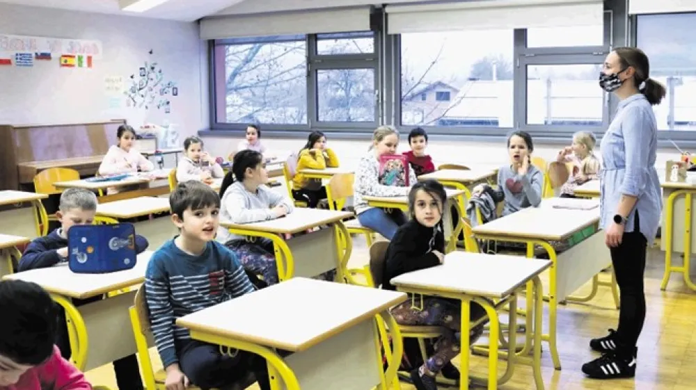 Ravnatelji so v okrožnici dobili navodila za ukrepanje, če zaposleni nočejo izpolnjevati pogojev PCT, a so ta pravno sporna.