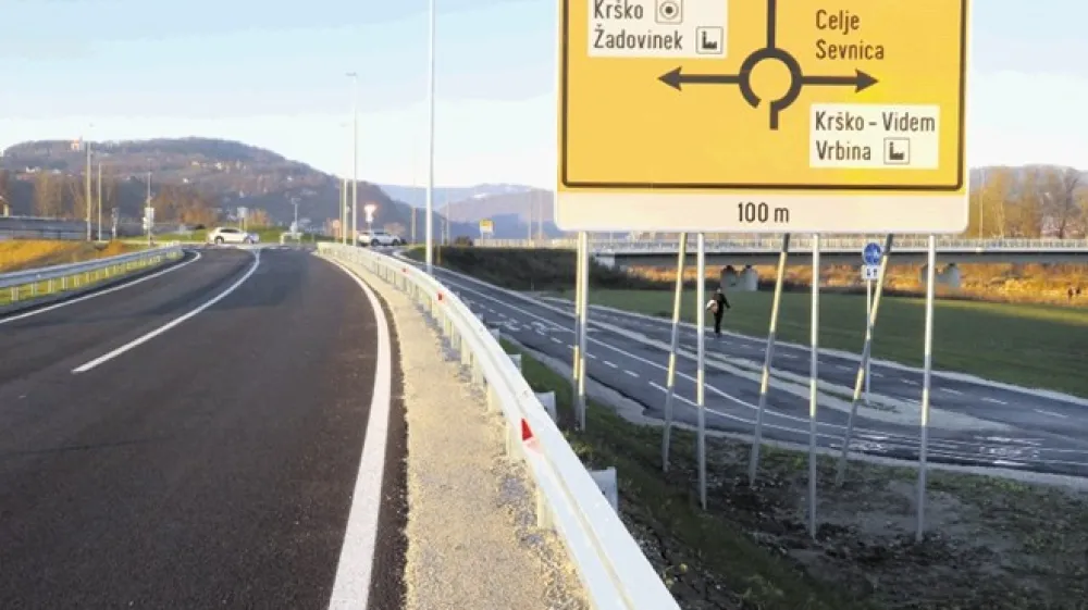 V občini Kr&scaron;ko so dobili obvoznico, statusa mestne občine pa (&scaron;e) ne, čeprav si ga že dolgo želijo. Del stroke meni, da bi bila to smotrna politična odločitev.