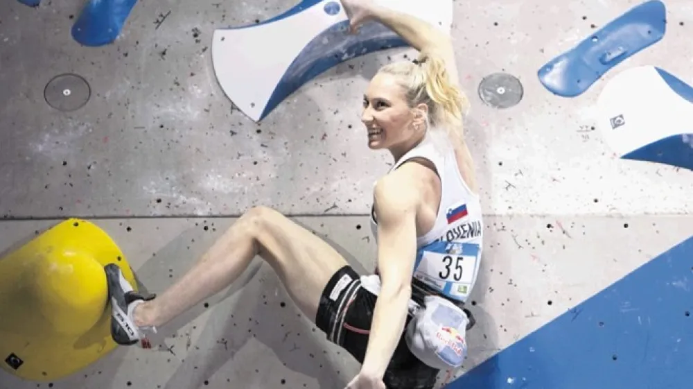 Janji Garnbret po zmagi v Kranju ni bilo jasno, kako to, da  je bila prva tudi v skupnem se&scaron;tevku, saj je dve tekmi izpustila.