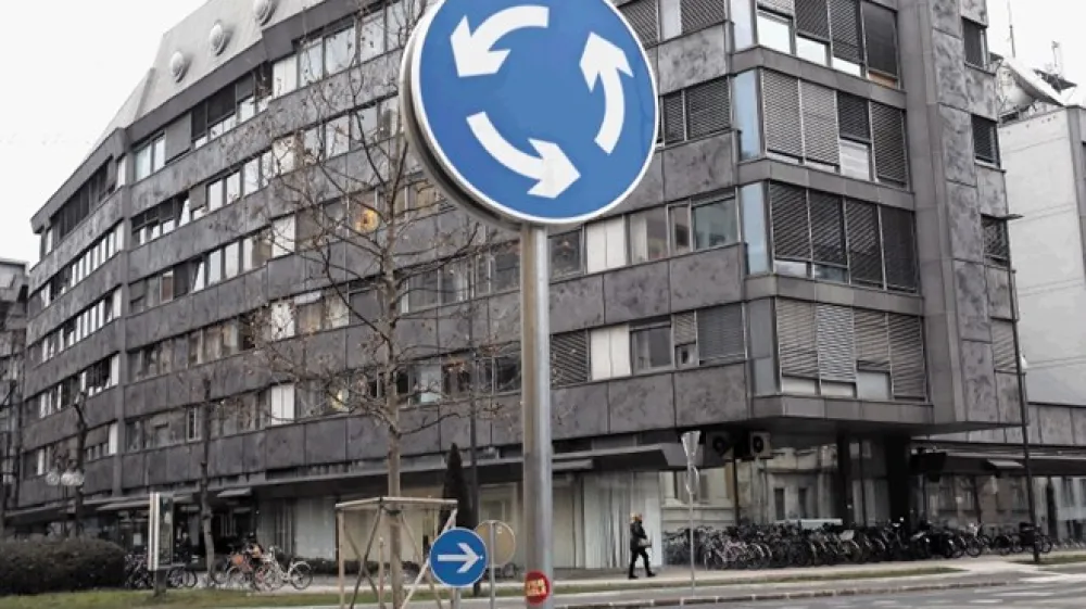 Vr&scaron;ilec dolžnosti direktorja Televizije Slovenija bo prihodnjega pol leta Valentin Areh.