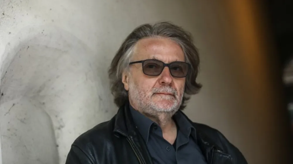 Vinko M&ouml;derndorfer (na fotografiji)  je prejel nagrado za najbolj&scaron;o režijo za film Zasto.