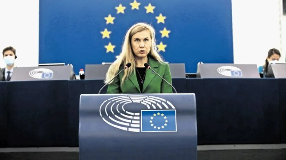 &raquo;Edina trajna re&scaron;itev za nihanje cen je več obnovljivih virov energije in večja energetska učinkovitost,&laquo; je poudarila komisarka Simsonova.