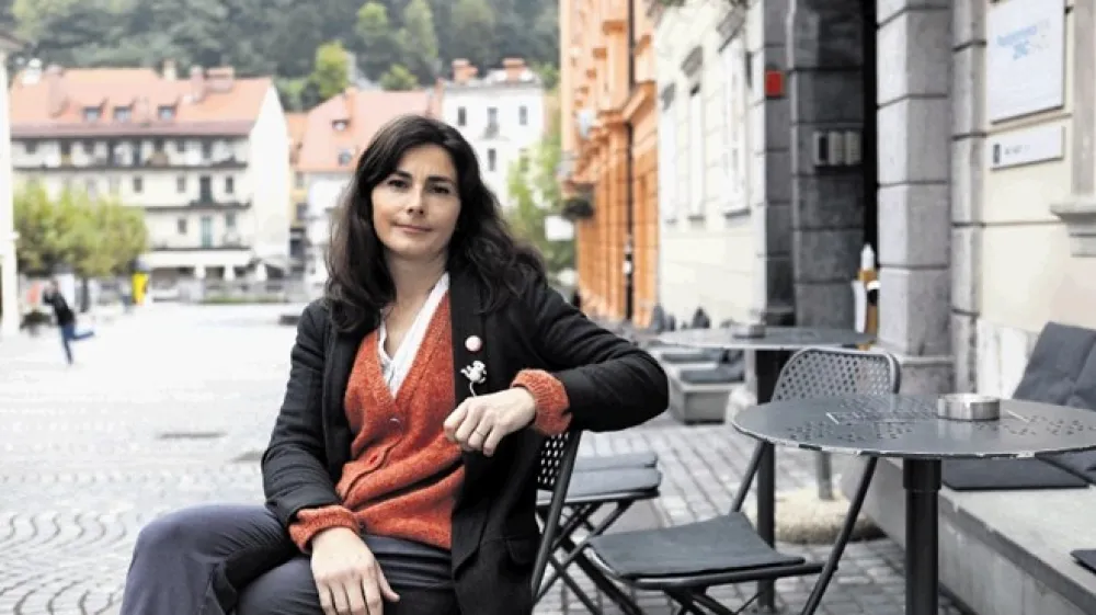 Dr. Barbara Turk Niskač, etnologinja in kulturna antropologinja: Otroci se radi vključujejo v delovna opravila odraslih. V tem smislu sta si delo in igra podobna, oba sta načina raziskovanja, pri obeh se gradi občutek pripadnosti.