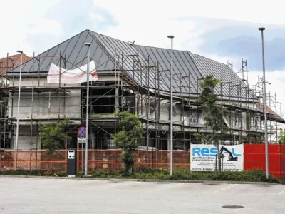 Medtem ko interpretacijsko sedišče (na fotografiji) stoji že nekaj mesecev, naj bi kmalu postavili tudi koliščarsko naselje.