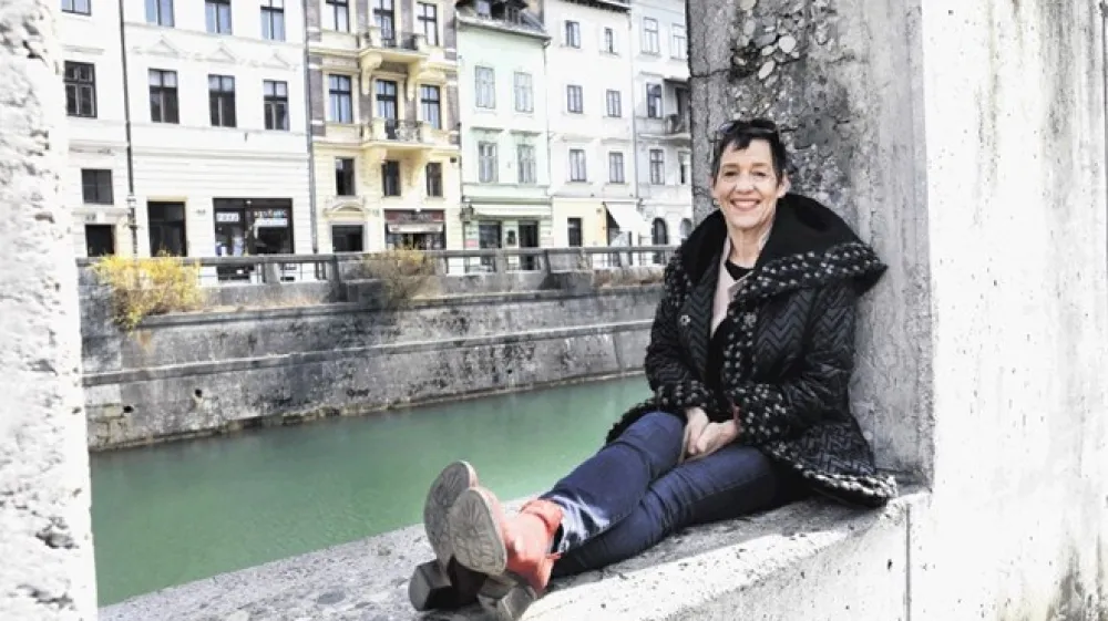 Pisateljica Erica Johnson Debeljak je napisala najbolj&scaron;o knjigo leta  po izboru (spletnih) obiskovalcev 37. slovenskega knjižnega sejma.