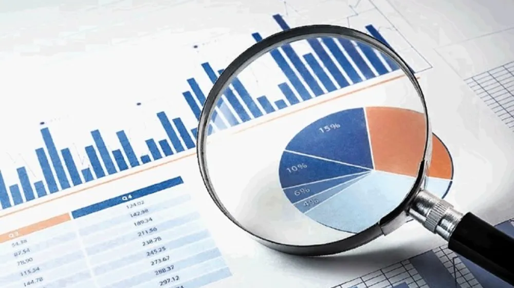 Poglobljeno poročilo podjetju zagotavlja vitalne informacije. S &scaron;tevilkami, ki spregovorijo, osvetljuje, v katerih delih organizacije so razkoraki.