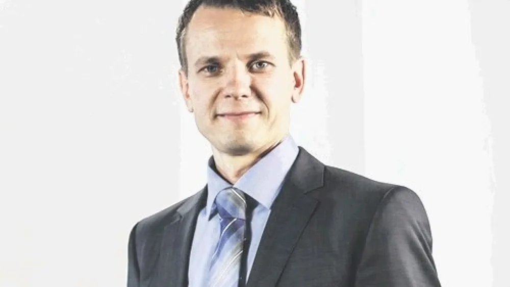 Vlada naj bi danes razre&scaron;ila direktorico kmetijskega sklada in na ta položaj za vr&scaron;ilca dolžnosti  imenovala strokovni javnosti neznanega Ale&scaron;a Tolarja.