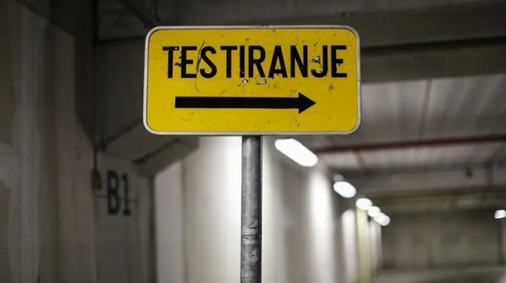 Necepljeni in nepreboleli se morajo za uporabo storitev testirati pogosteje. PCR test je veljaven 48 ur, hitri test pa 24.